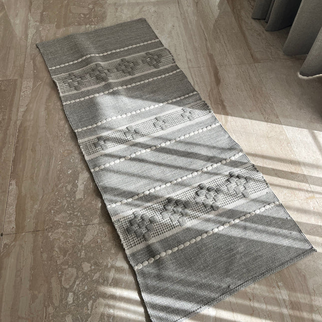 Kilim Cotton Runner – Soft Grey Textured